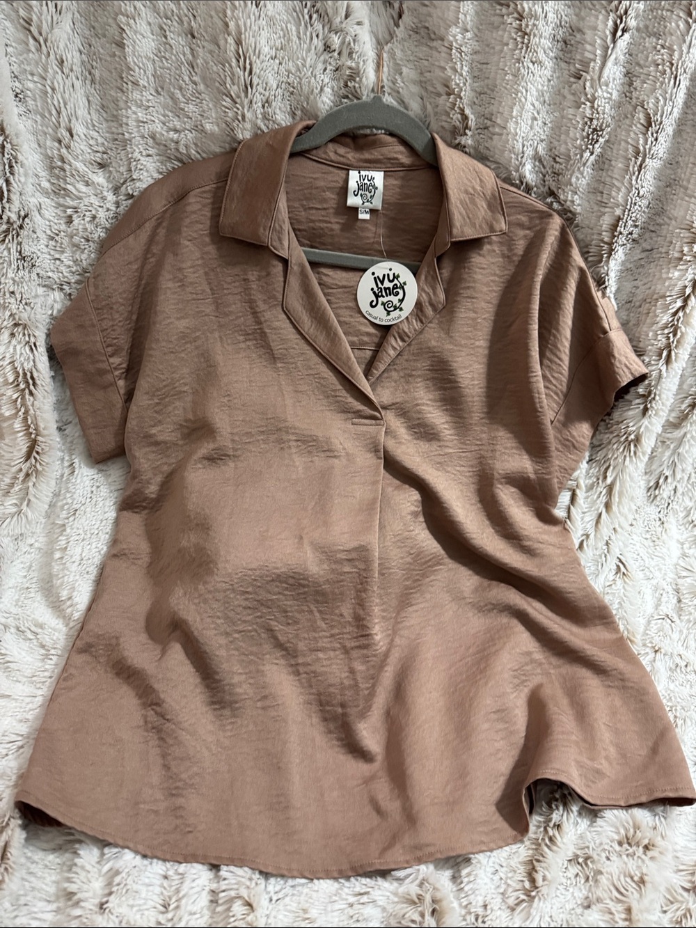 Ivy Jane Taupe Short Sleeve Camp Collar Top NWT